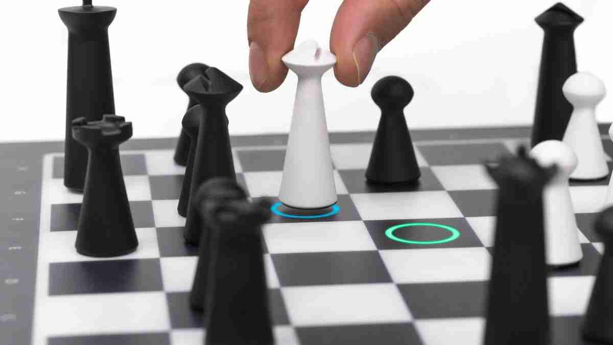 This AI-powered chessboard could turn you into a grandmaster